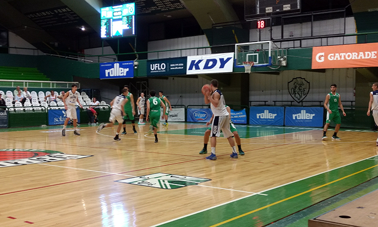 Ferro venció a Argentino y sigue líder