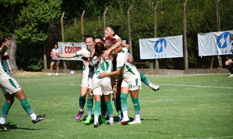 Goleada del fútbol femenino y handball subcampeón