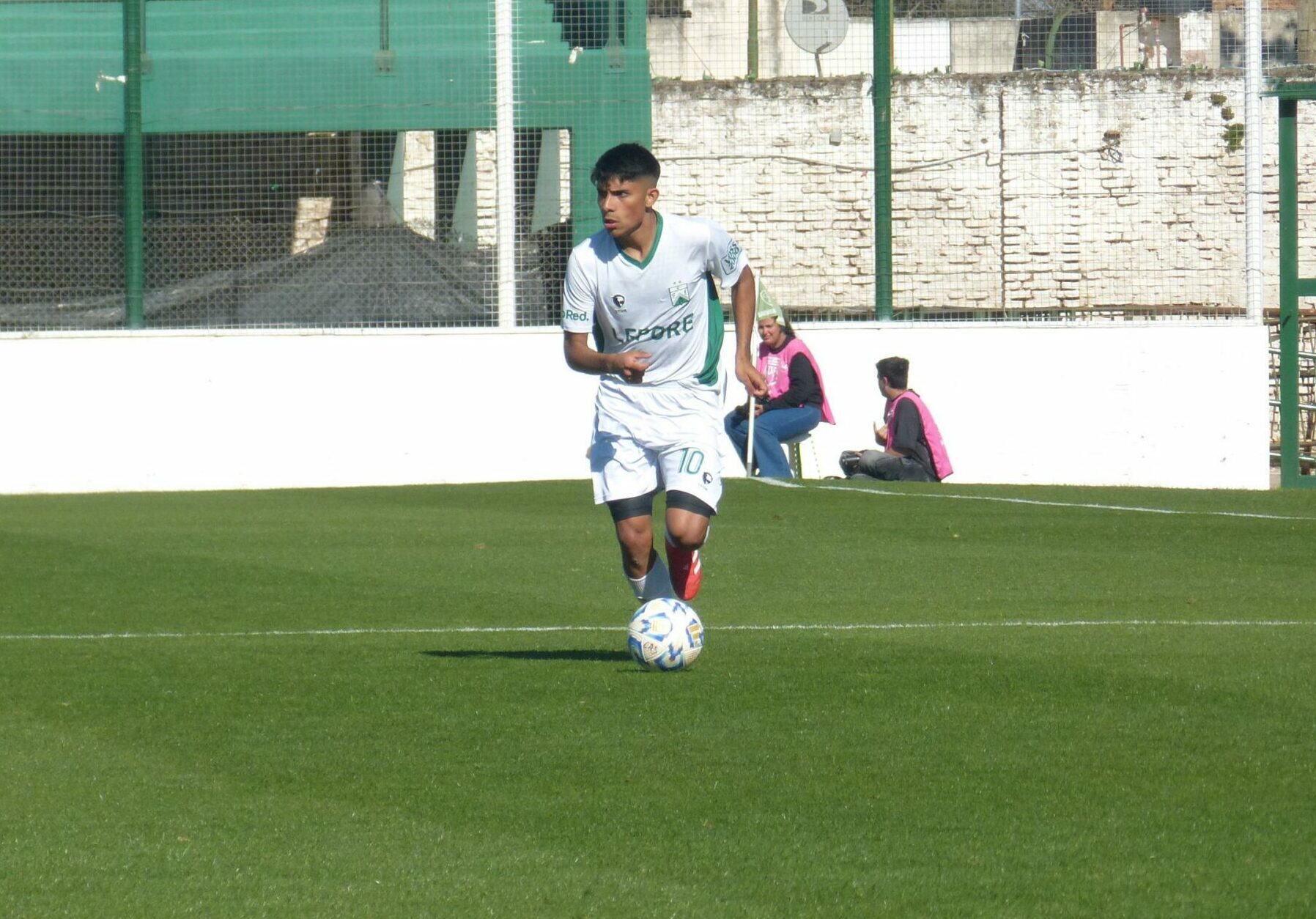 LA RESERVA NO PUDO ANTE SARMIENTO EN JUNÍN