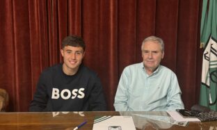 FRANCISCO CUZZANI FIRMÓ SU PRIMER CONTRATO PROFESIONAL