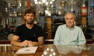 Pablo Frontini firmó su contrato como Director Deportivo de Ferro