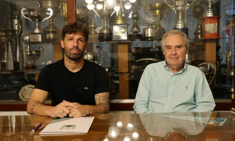 Pablo Frontini firmó su contrato como Director Deportivo de Ferro